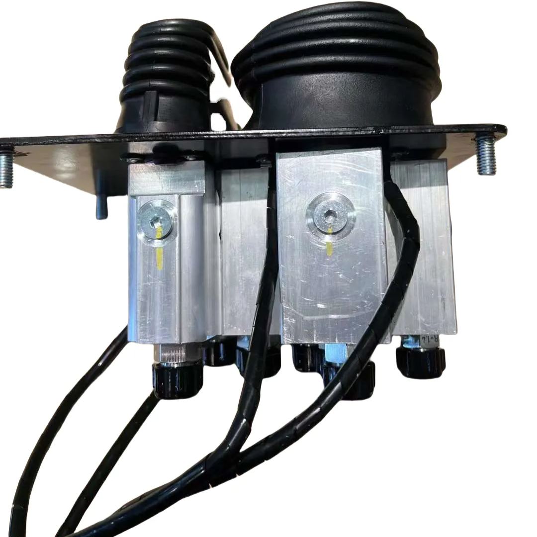 Caterpillar original factory-mounted control lever assembly, 338-8504. Applicable models: 950GC, 966GC