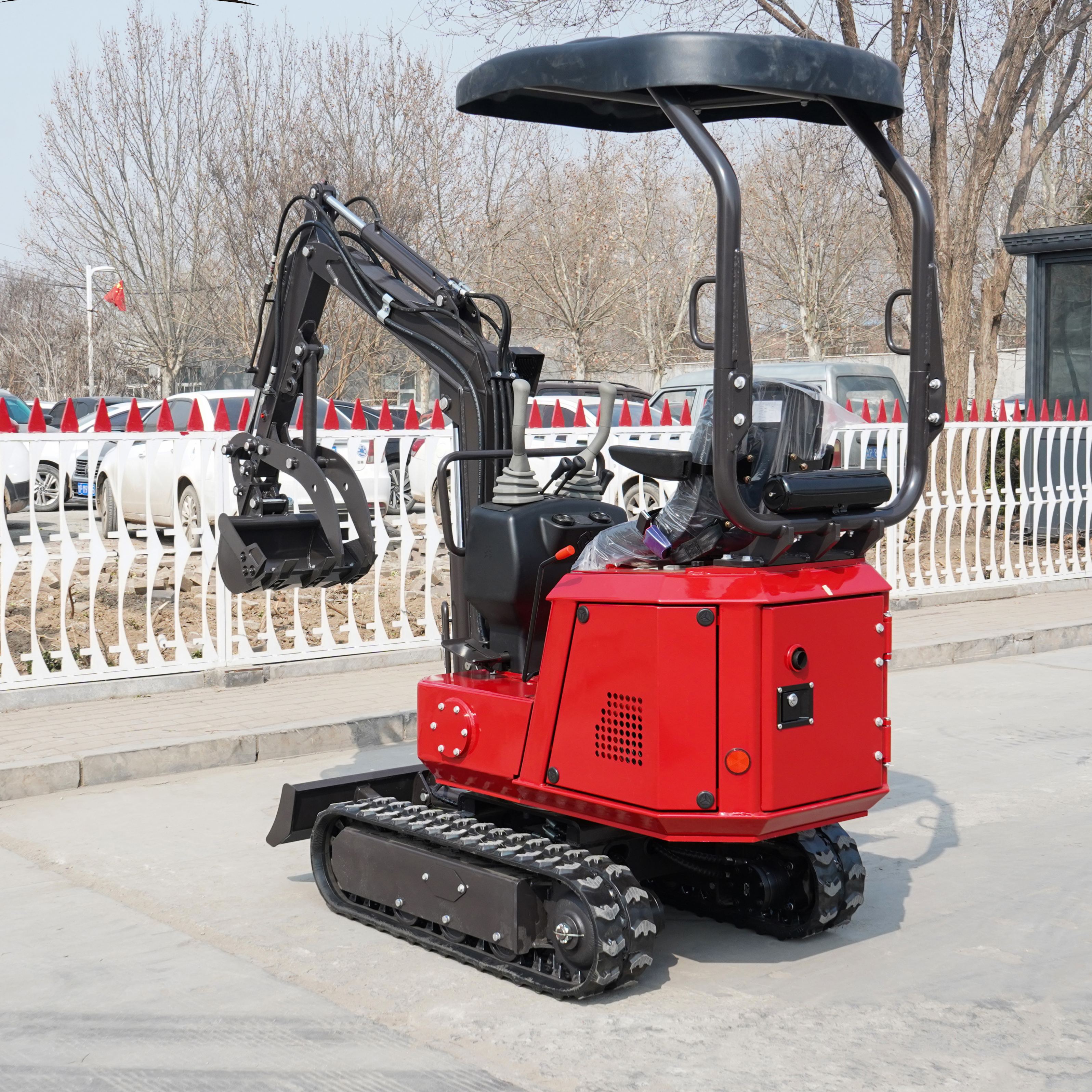 The micro crawler multi-functional excavator has a self-weight of 1 ton.