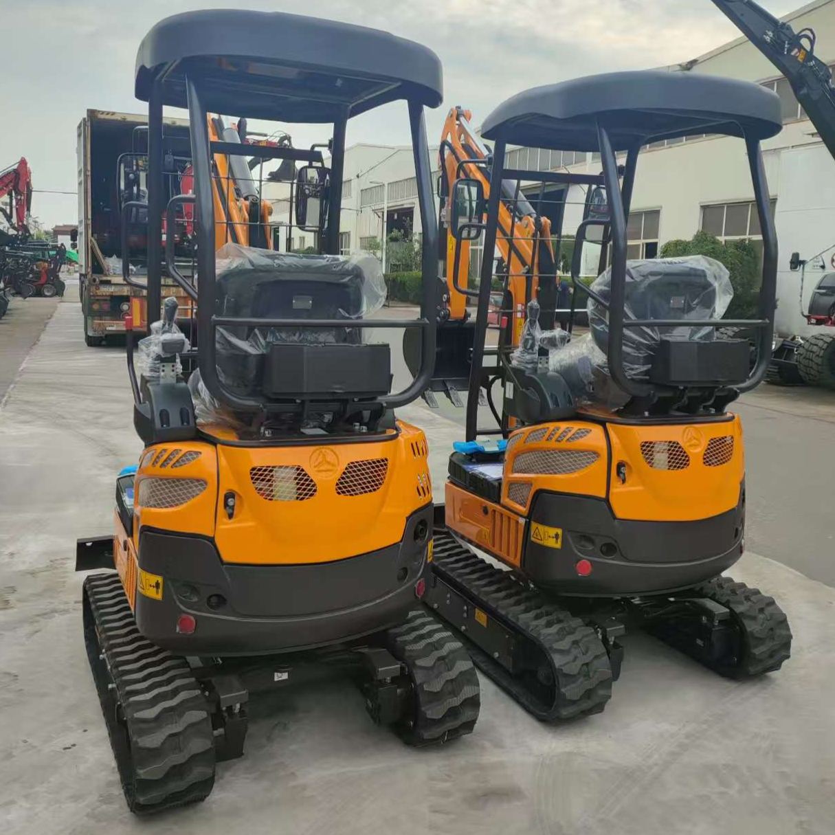 Mini crawler multi-functional excavator, with a self-weight of 2T / XN20