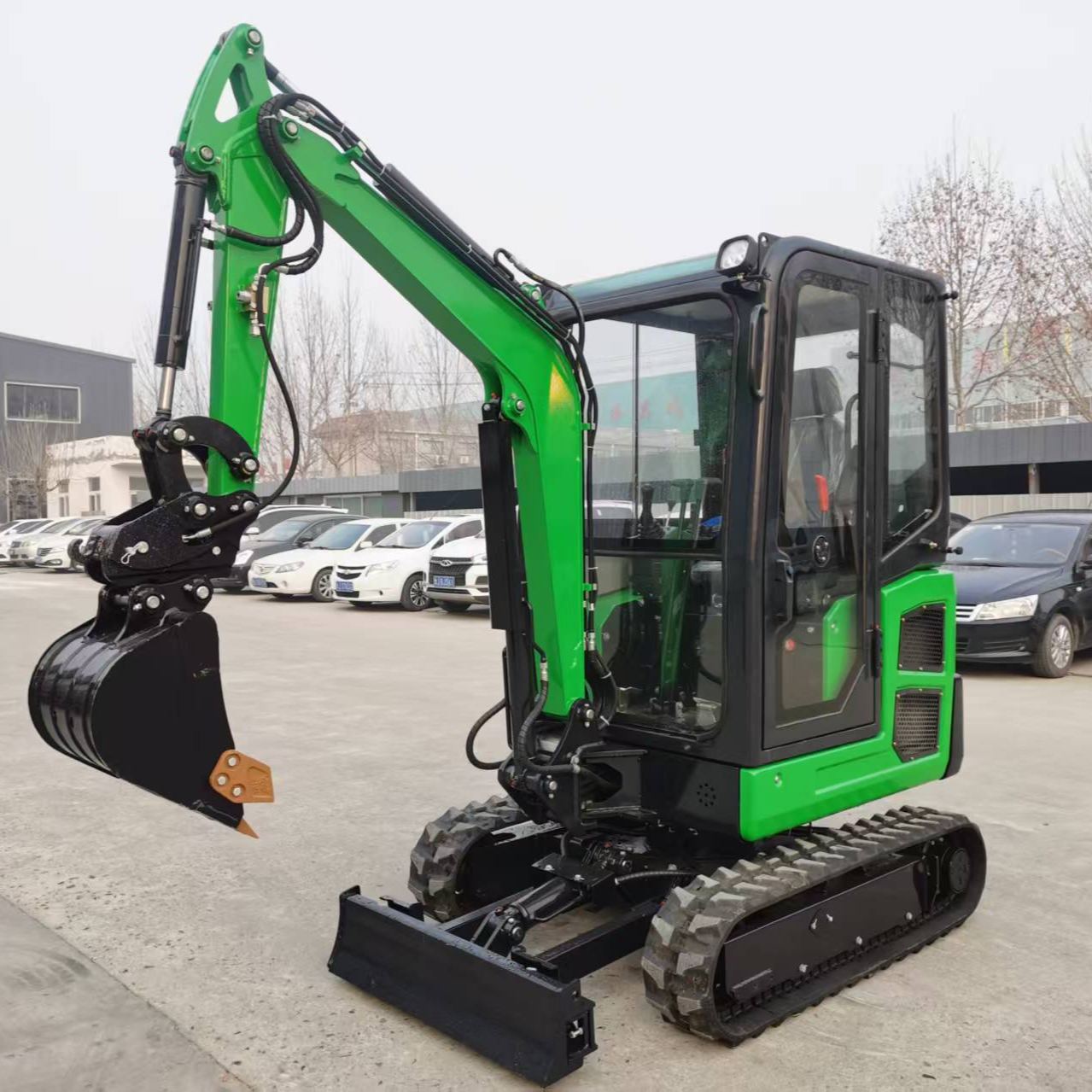 JH18 model with crawler-type short tail cab