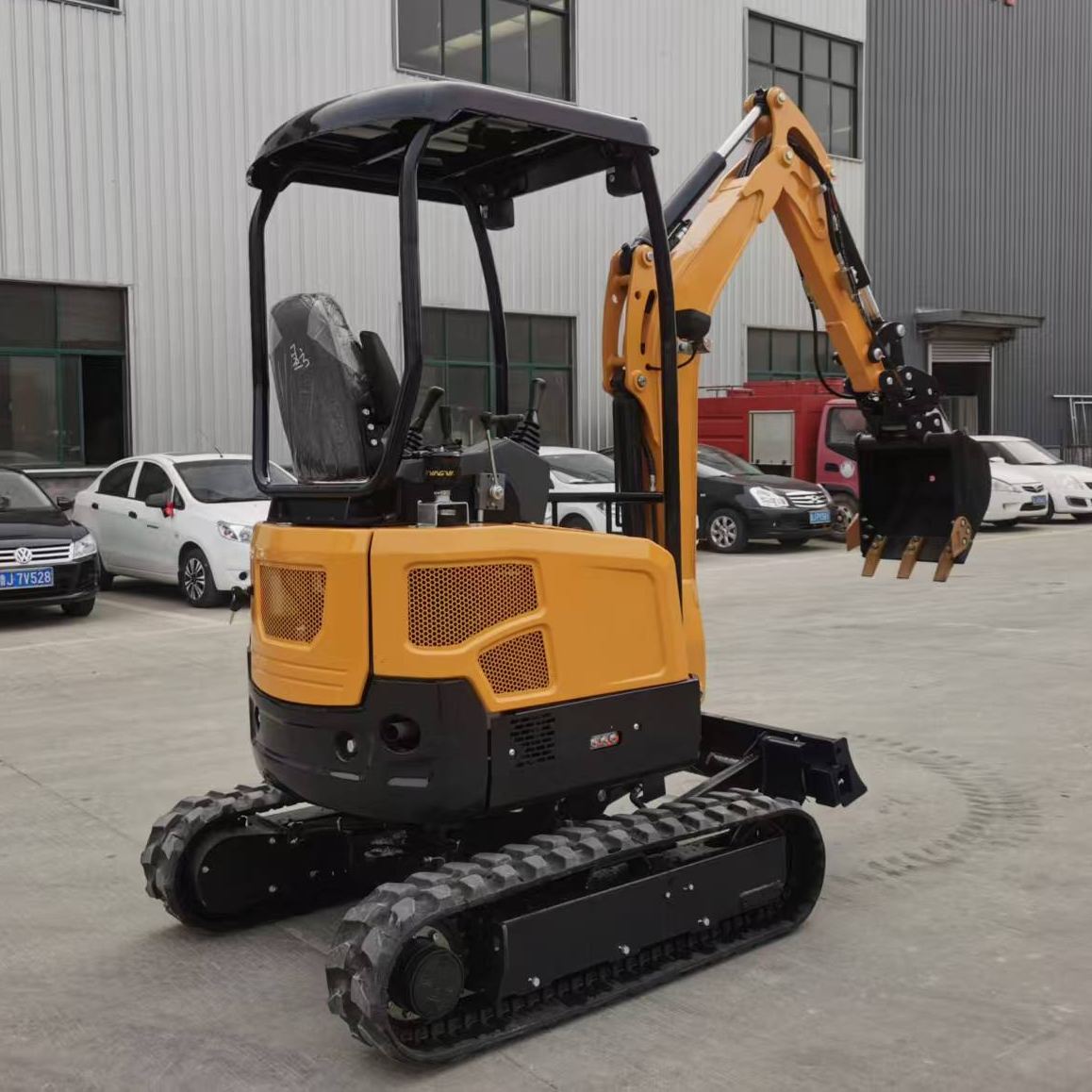 JH20 model with crawler type and tailless ceiling design