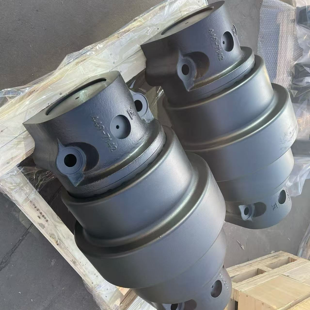 CAT 6030 support wheel, 449-7142. 4497142