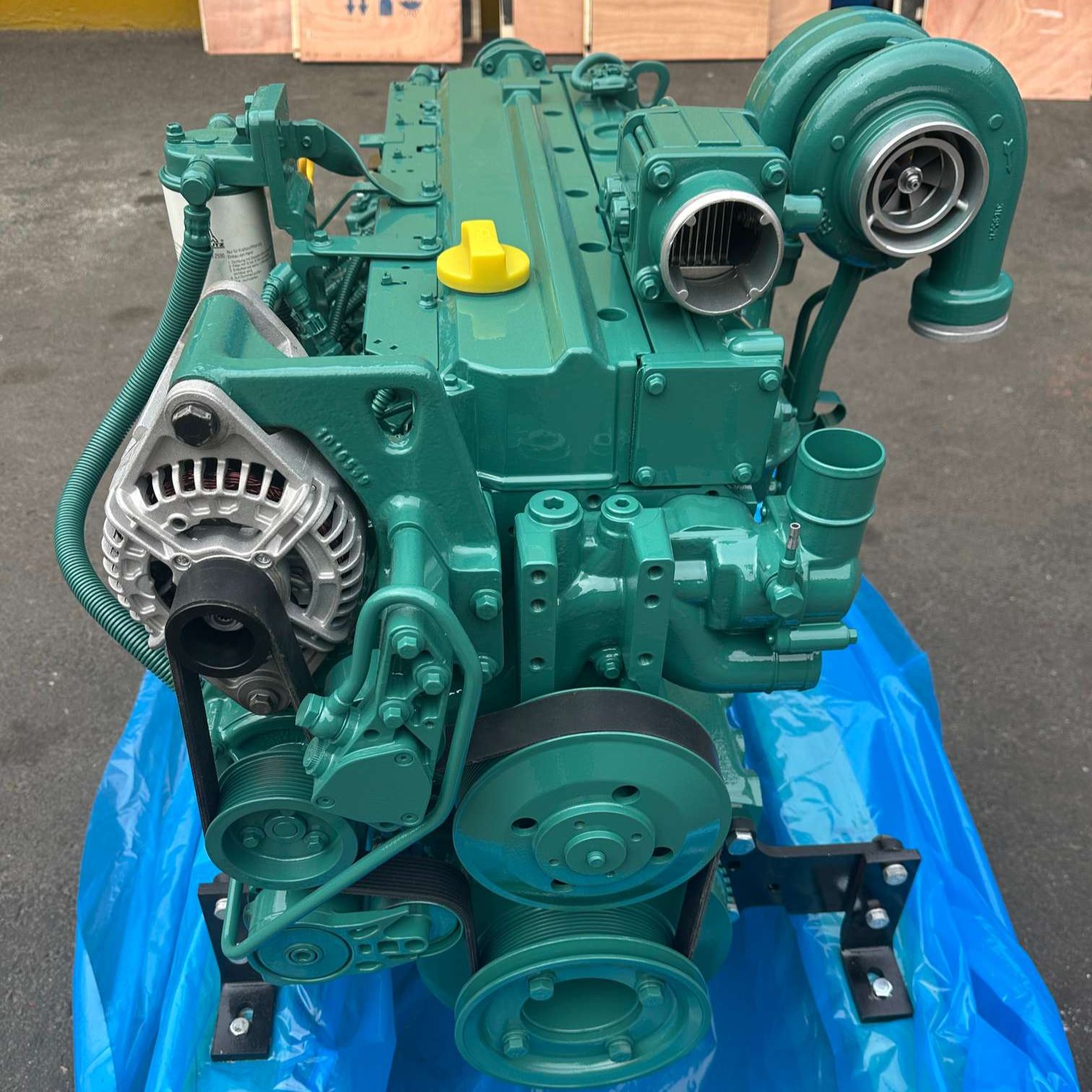 VOLVO. D6D Engine Assembly