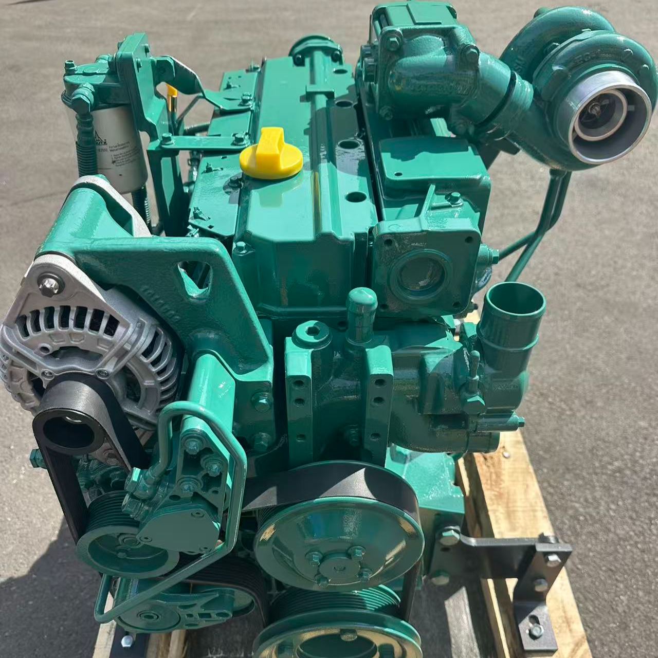 VOLVO (D4D, EC140 excavator version) engine assembly