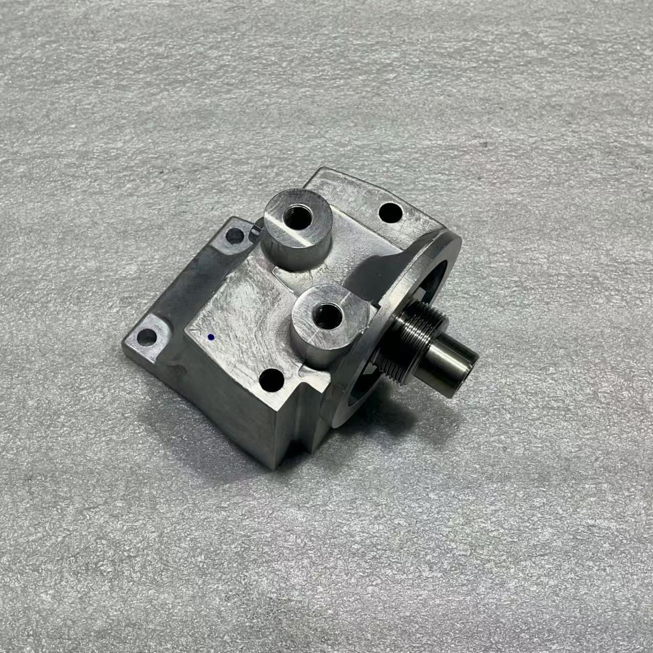 KOMATSU PC2000-8 and HD785 pumps 6219-71-670