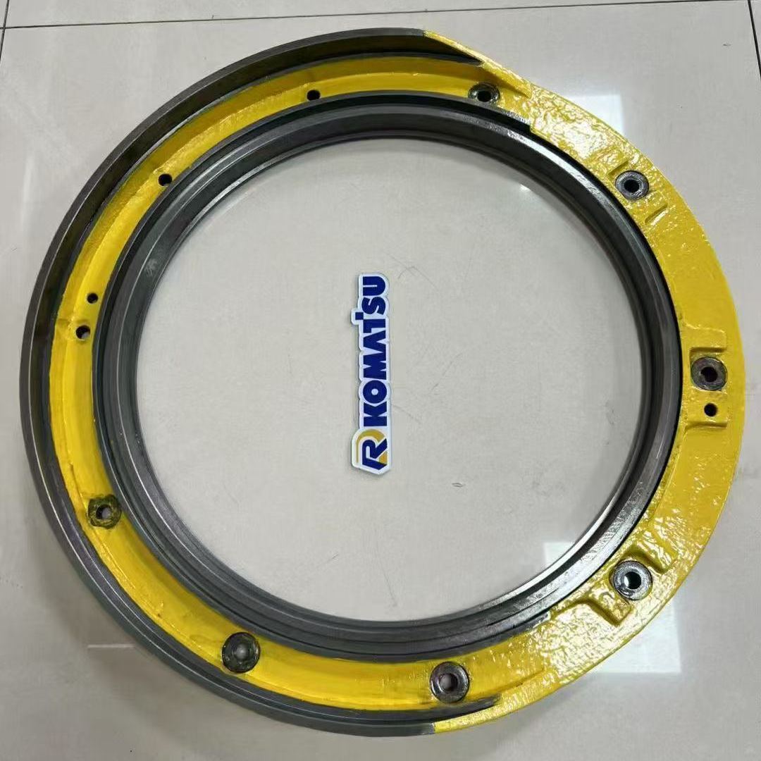 KOMATSU D375-3-5-6-8 / Final Drive Traveling End Cover Part Number: 195-27-34350