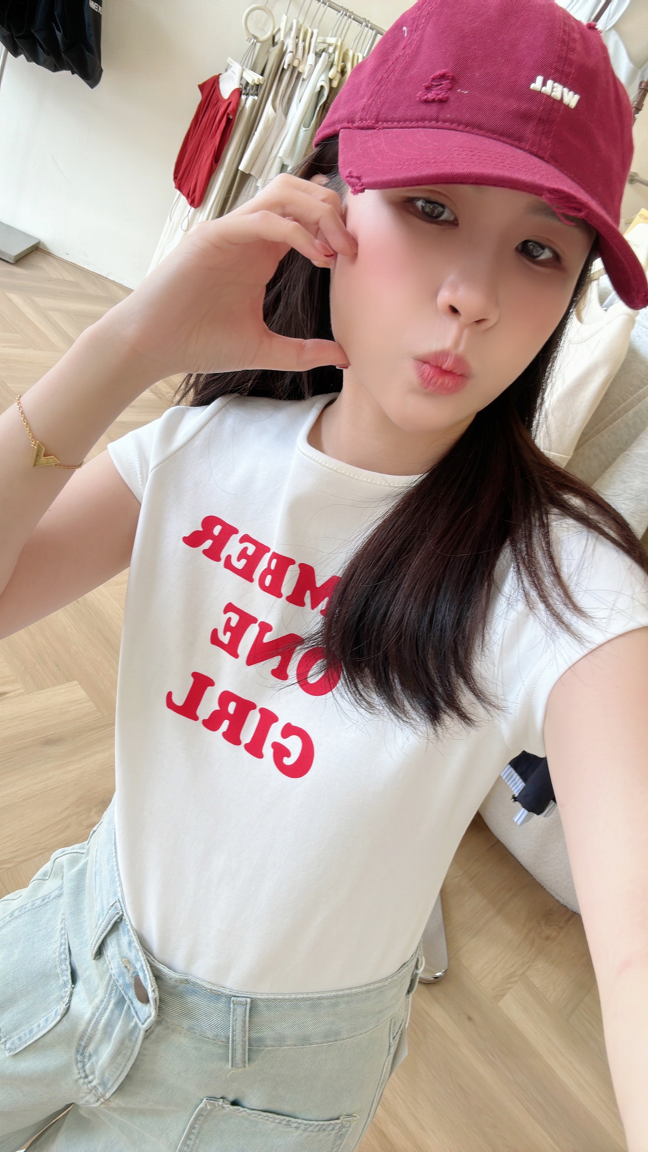 NUMBER ONE GIRL CROPTOP