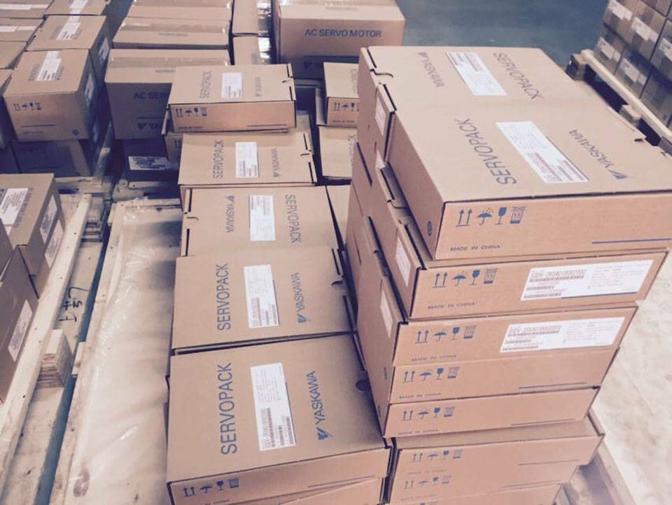 new-1pcs-yaskawa-sgmgh-12acb6c 0