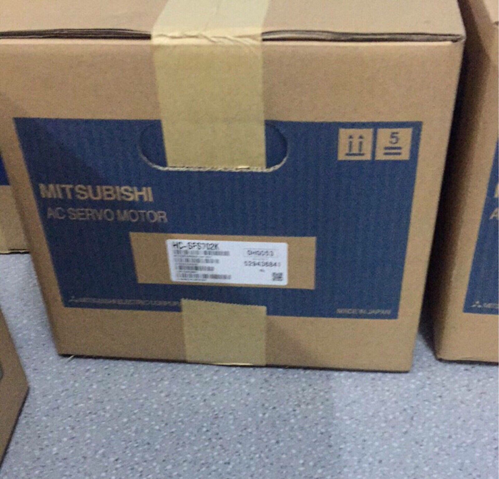 new-one-mitsubishi-hcsfs702k-servo-motor-hc-sfs702k 0