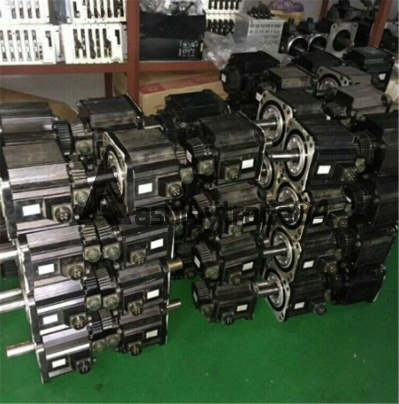 used-1pcs-yaskawa-servo-motor-sgmgh-13dca-yg11 0