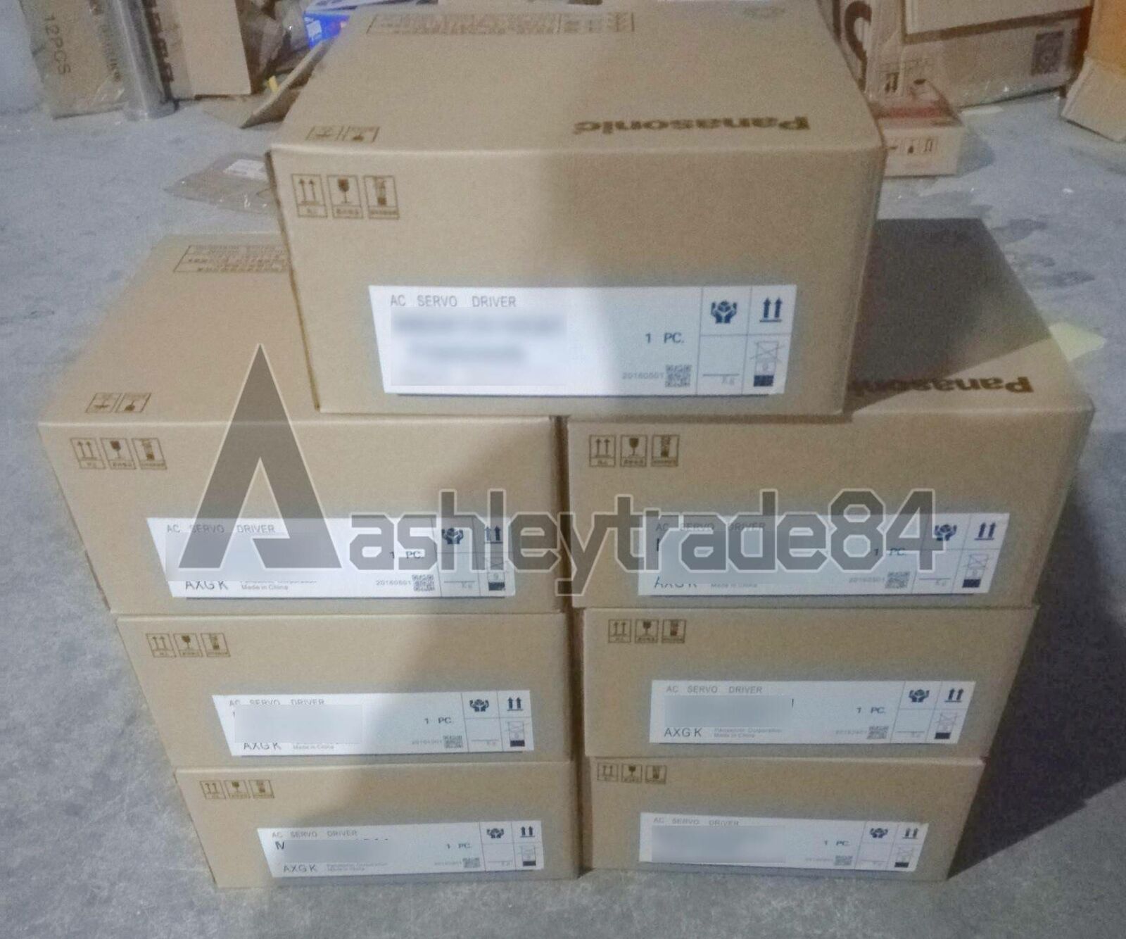 new-1pcs-panasonic-servo-motor-msma8a2t5u2 0