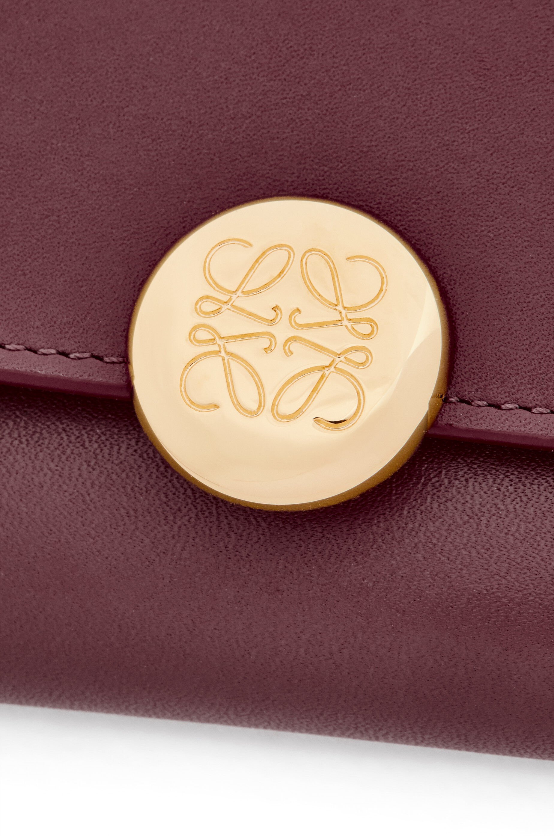 ぺブル バーティカル ウォレット スモール（シャイニーナパカーフ）