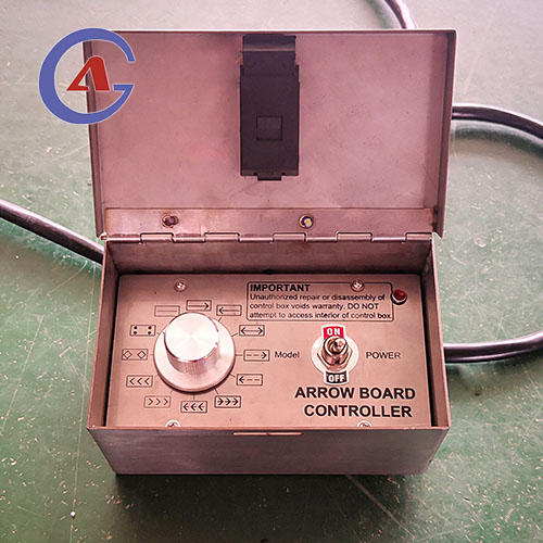 Foldable Arrow Board With Trailer