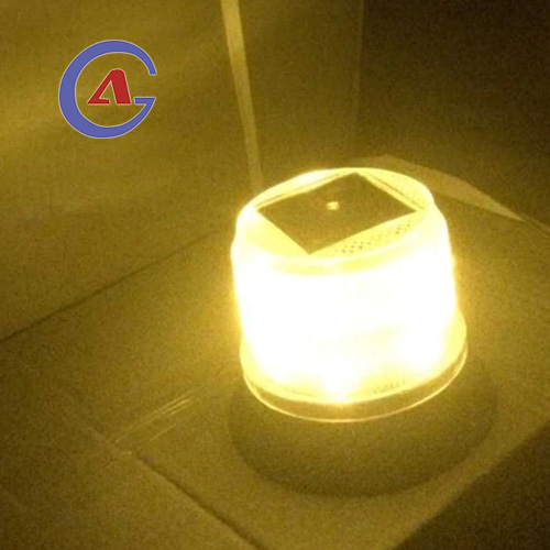 Magnetic Solar Beacon Light
