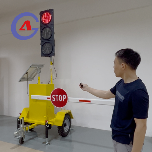 Solar Mobile Barrier Gate And Portable LED Traffic Signal Light 2 in 1