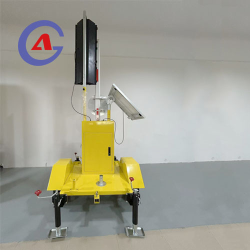 Solar Mobile Barrier Gate And Portable LED Traffic Signal Light 2 in 1