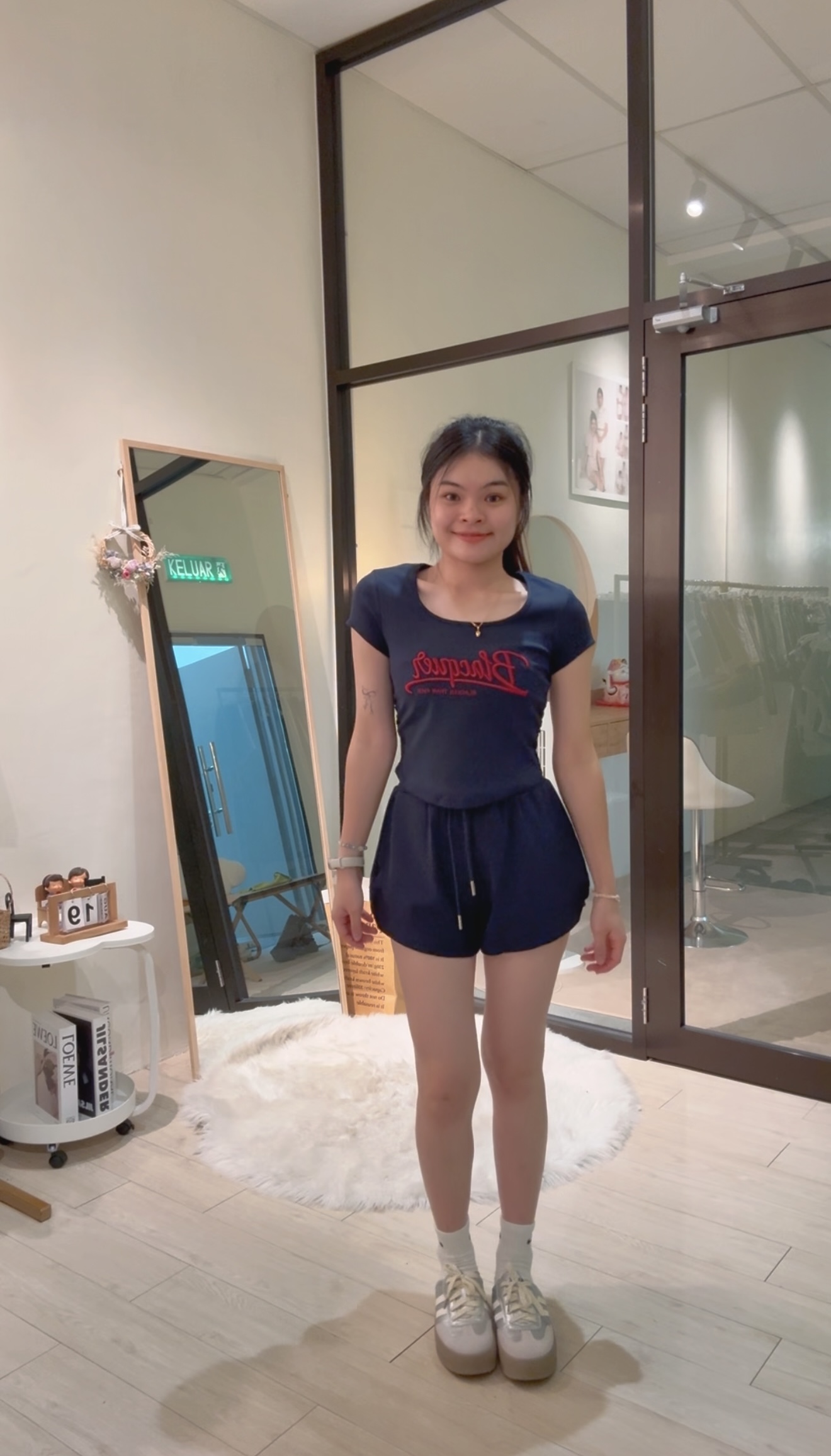 韩系休闲刺绣上衣+休闲短裤💓