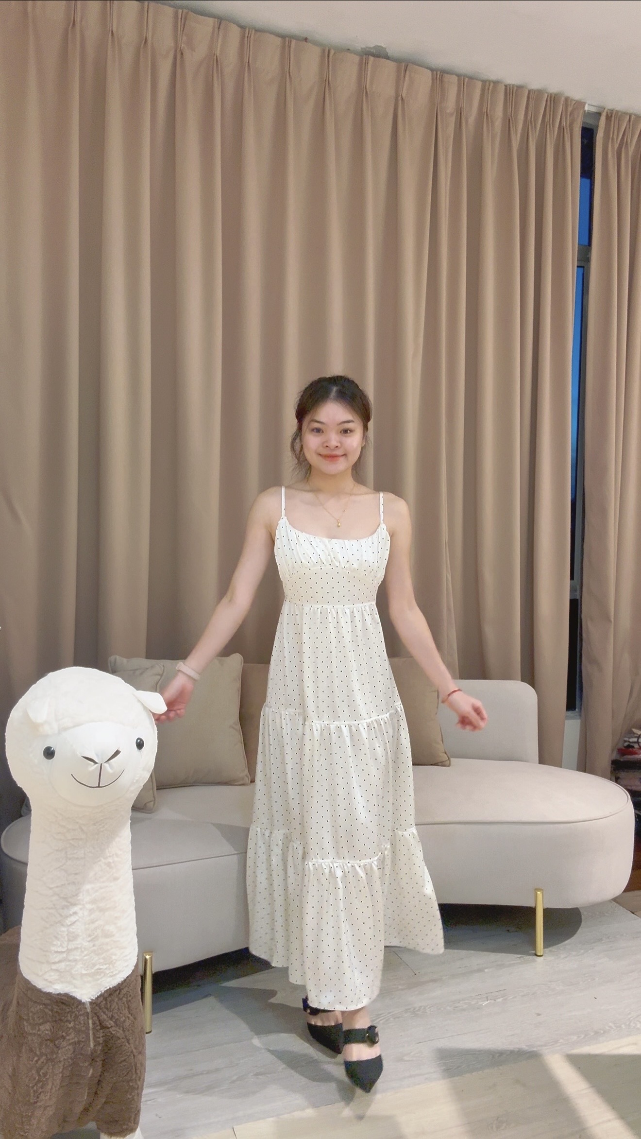 浪漫文艺复古风层次裙摆连身长裙，肩带可调节