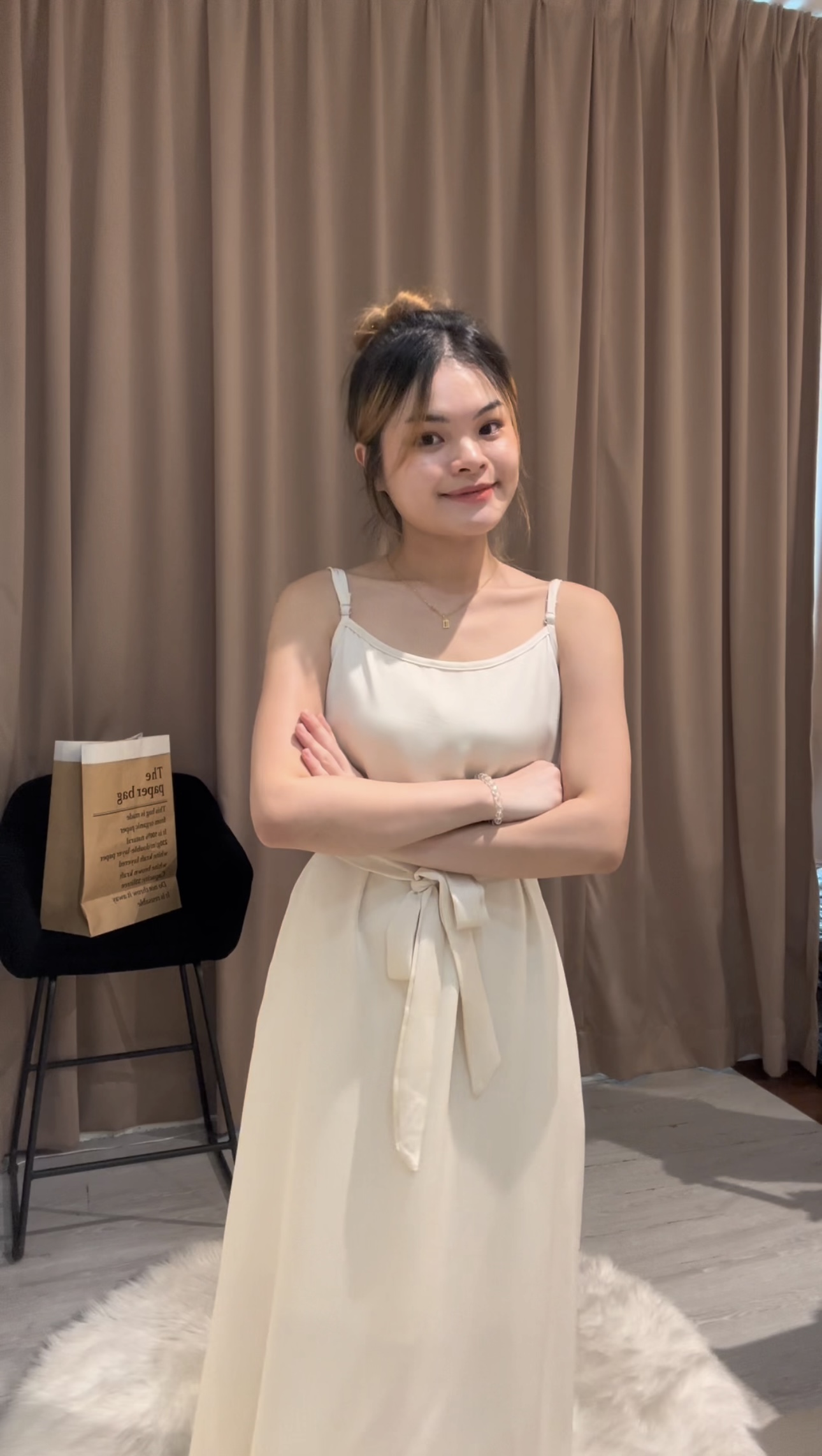 法式缎面吊带连衣裙😍 