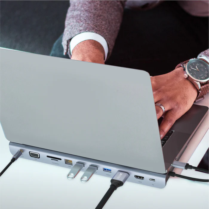 UNITEK uHUB 11+ 11-in-1 USB-C Ethernet Hub with MST Triple Monitor 