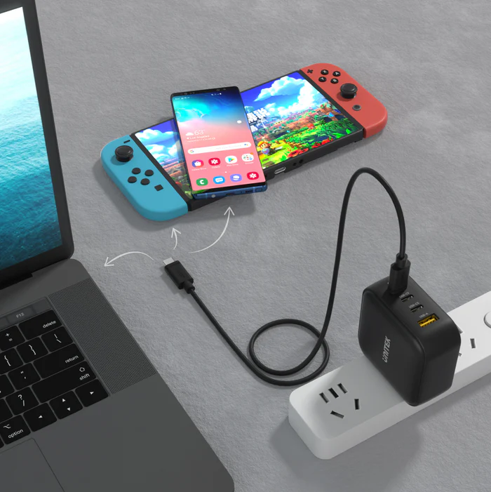 UNITEK TRAVEL QUAD GaN 4 Ports 100W Charger with USB PD and QC 3.0 in Black (Travel Charger)