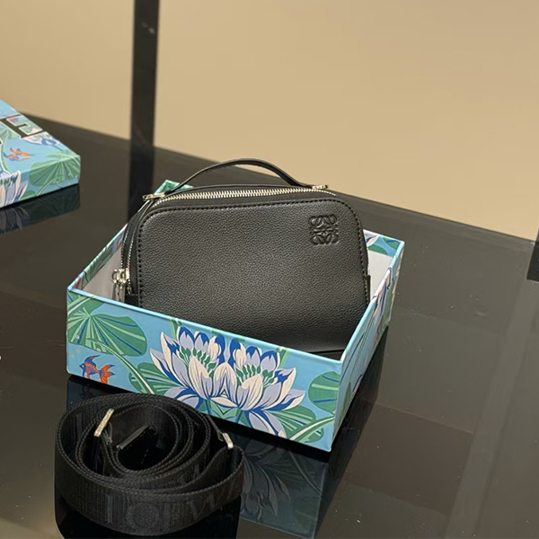 ロエベ LOEWE クロスボディ カメラバッグ ミニバッグ ショルダーバッグ メンズ