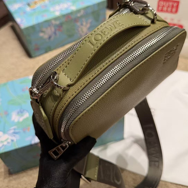 ロエベ LOEWE クロスボディ カメラバッグ ミニバッグ ショルダーバッグ メンズ