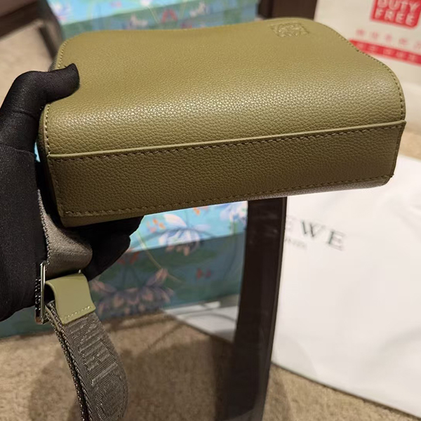 ロエベ LOEWE クロスボディ カメラバッグ ミニバッグ ショルダーバッグ メンズ