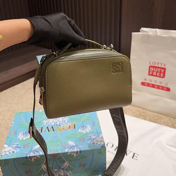 ロエベ LOEWE クロスボディ カメラバッグ ミニバッグ ショルダーバッグ メンズ