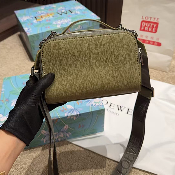 ロエベ LOEWE クロスボディ カメラバッグ ミニバッグ ショルダーバッグ メンズ