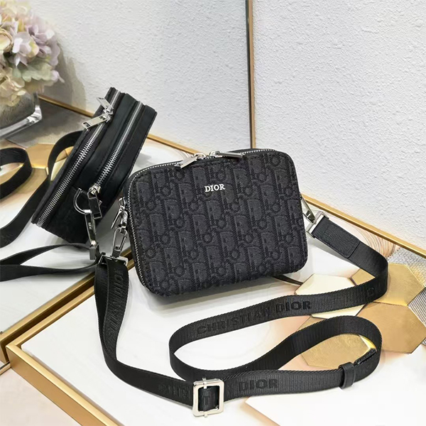ディオール DIOR 黒 ショルダーバッグ ミニバッグ メンズ