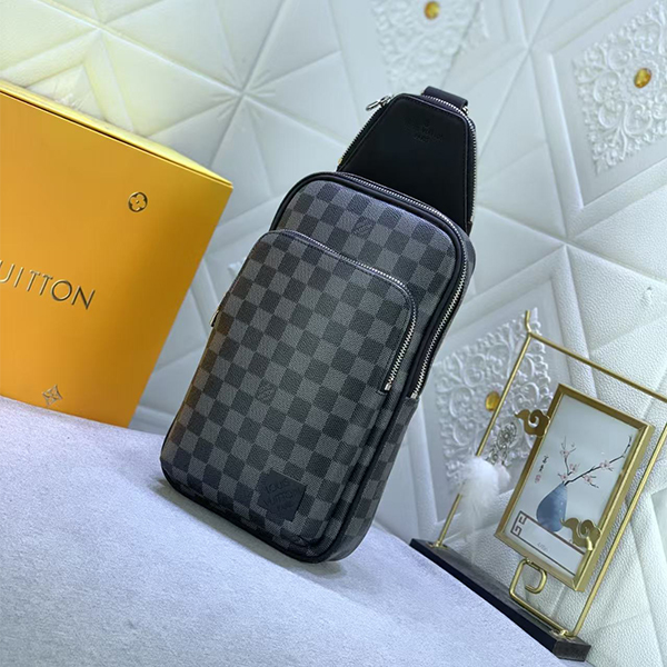ルイヴィトン（LOUIS VUITTON）モノグラム  バッグ ボディバッグ メンズ