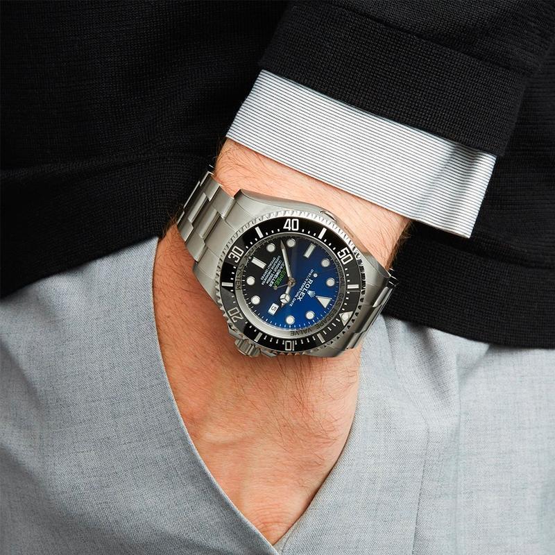 ROLEX シードゥエラー m126660-0002 44MM メンズ