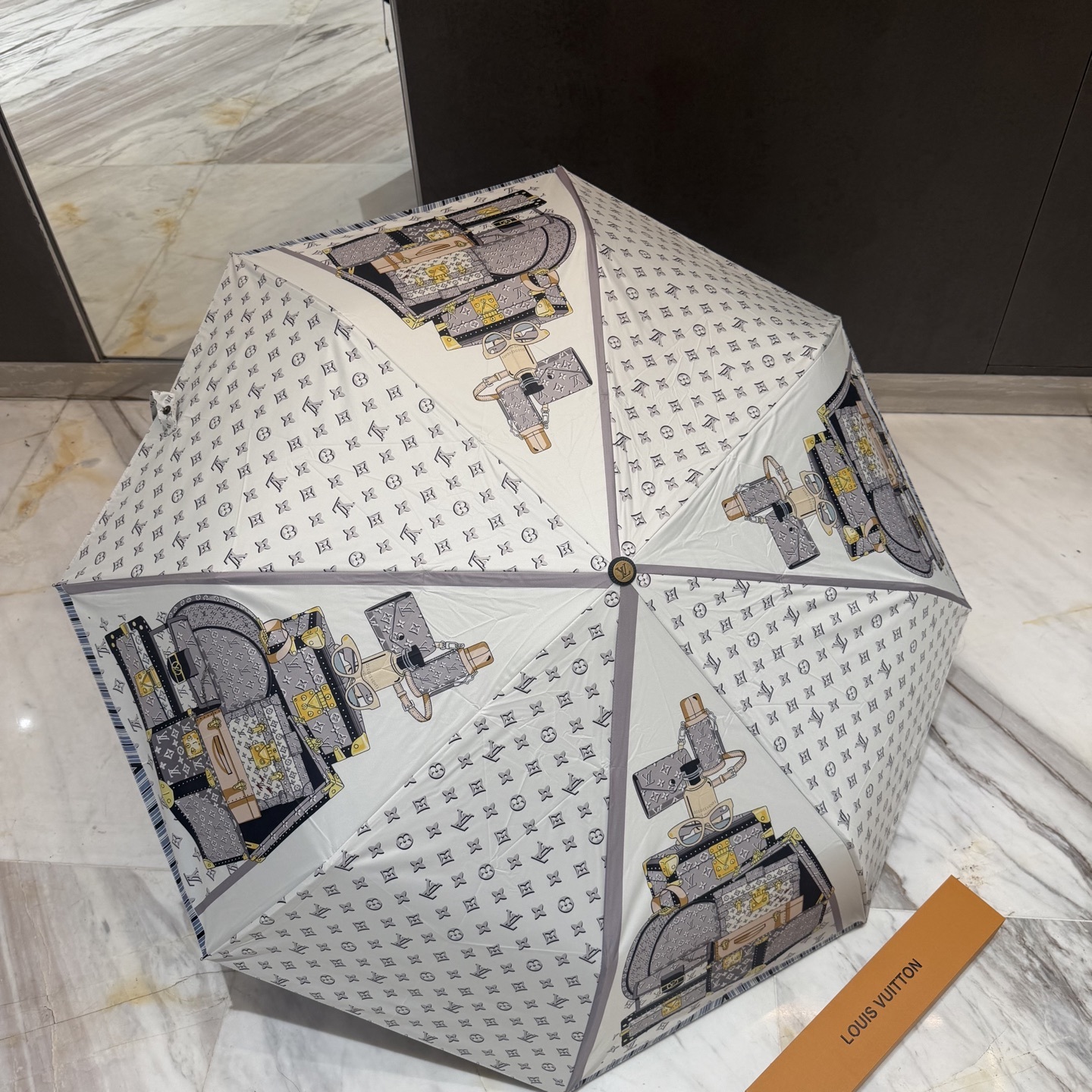 LV ホワイトトランクスーツケース柄傘