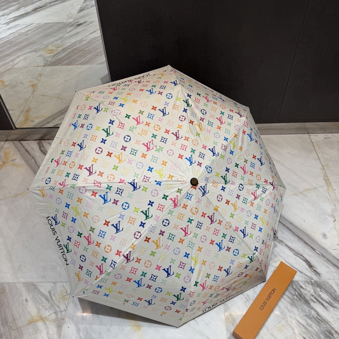 LV ホワイトカラフル総柄傘