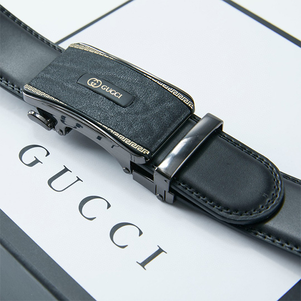 Gucci グッチ 牛革 ベルト 35MM 穴なし オートロック式 サイズ調整可能 メンズ