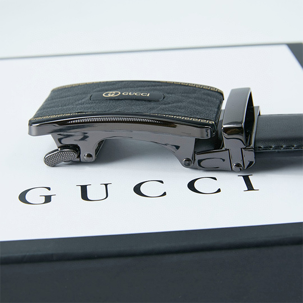Gucci グッチ 牛革 ベルト 35MM 穴なし オートロック式 サイズ調整可能 メンズ