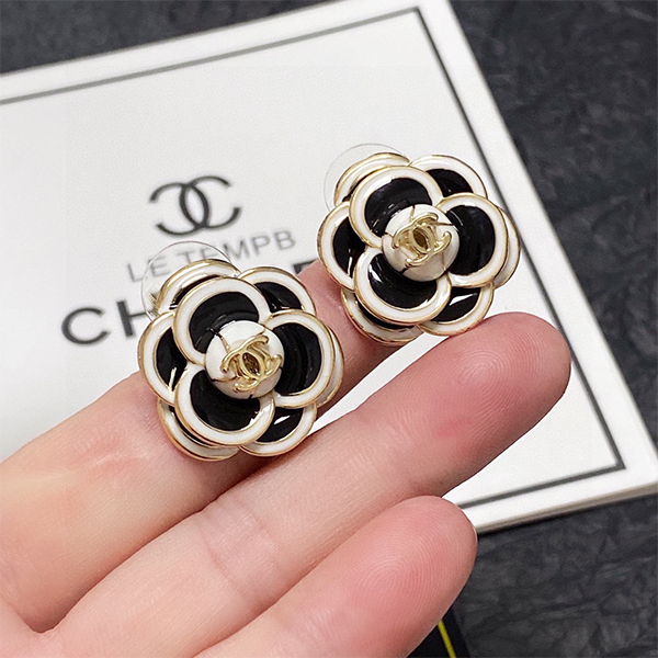 CHANEL シャネル 花 ピアス