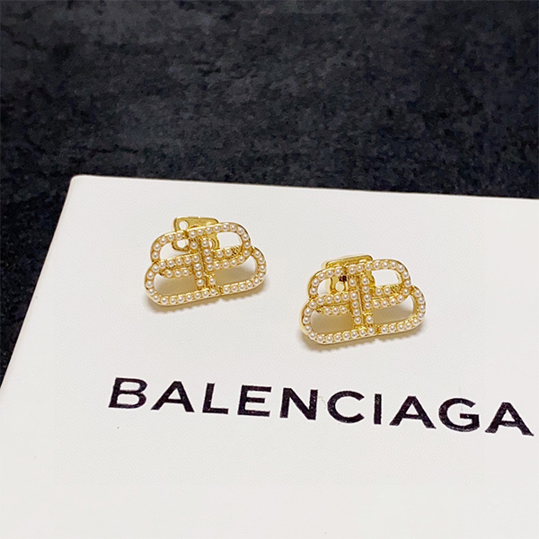 バレンシアガ Balenciaga パール ピアス