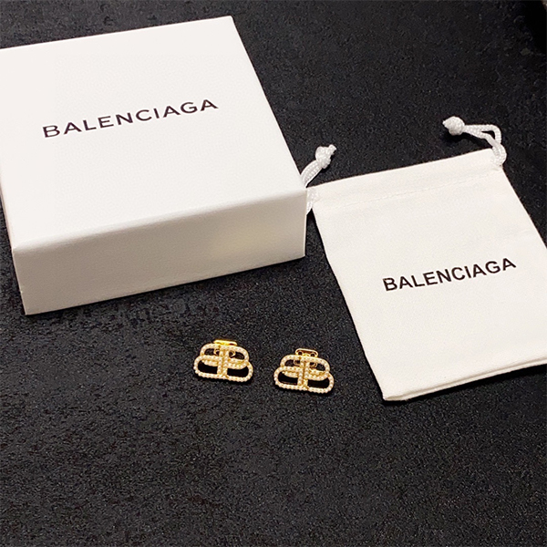 バレンシアガ Balenciaga パール ピアス