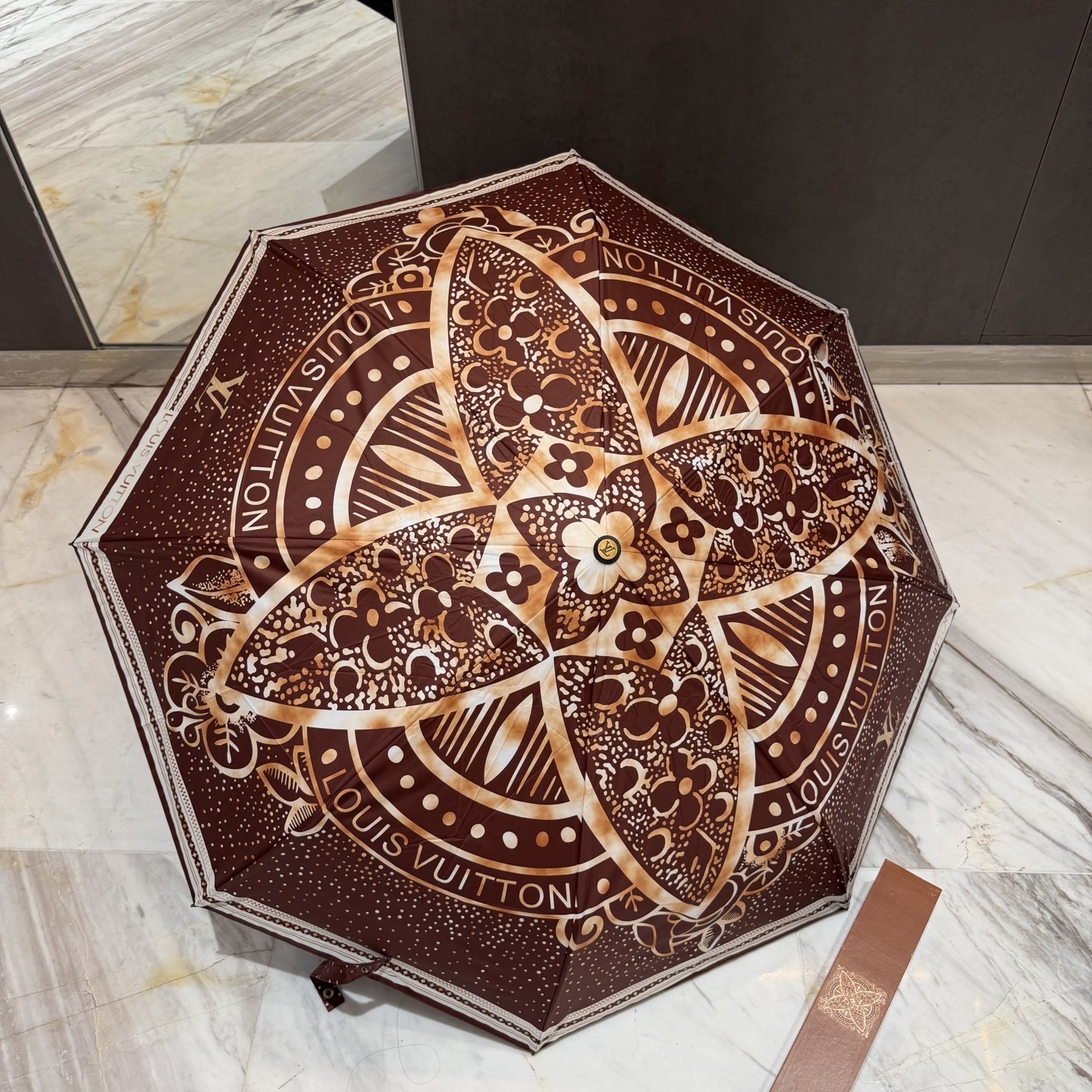 LV ブラウンゴールド花輪傘
