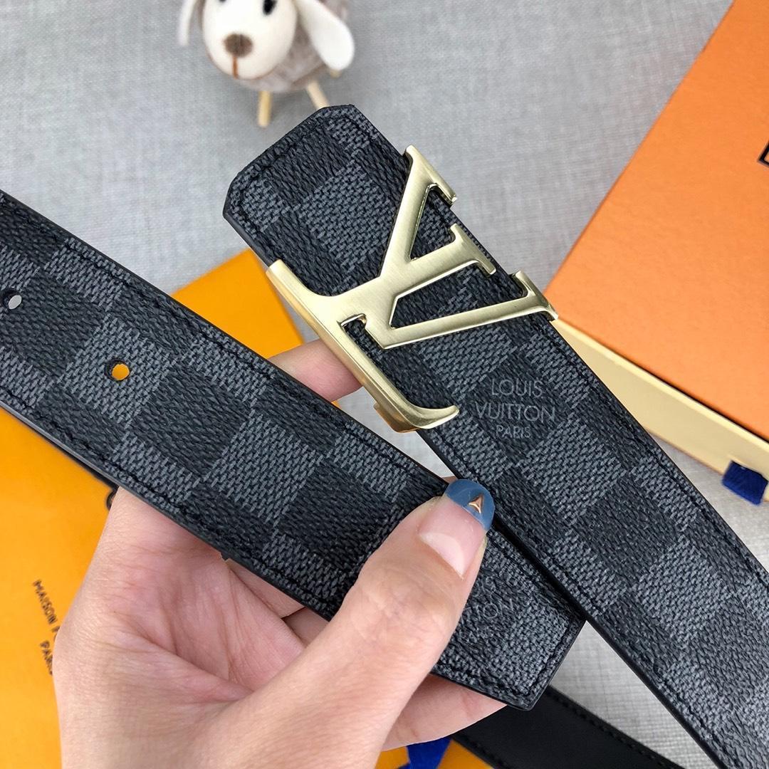 Louis Vuitton（ルイヴィトン）ベルト サンチュール・LVイニシャル 34MM 2色