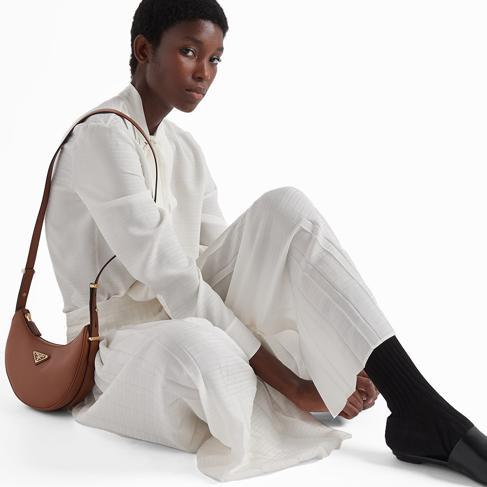 PRADA(プラダ) プラダ アーケ レザーショルダーバッグ コニャック ハンドバッグ