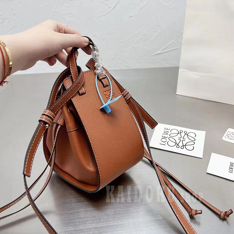 ロエベ ハンモック ドローストリングバッグ ミニ ソフトグレインカーフ レディース