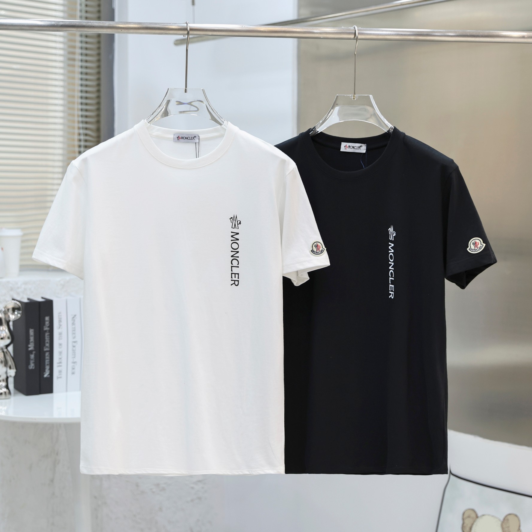 モンクレール Moncler 新作 半袖 Tシャツ クルーネックメンズ