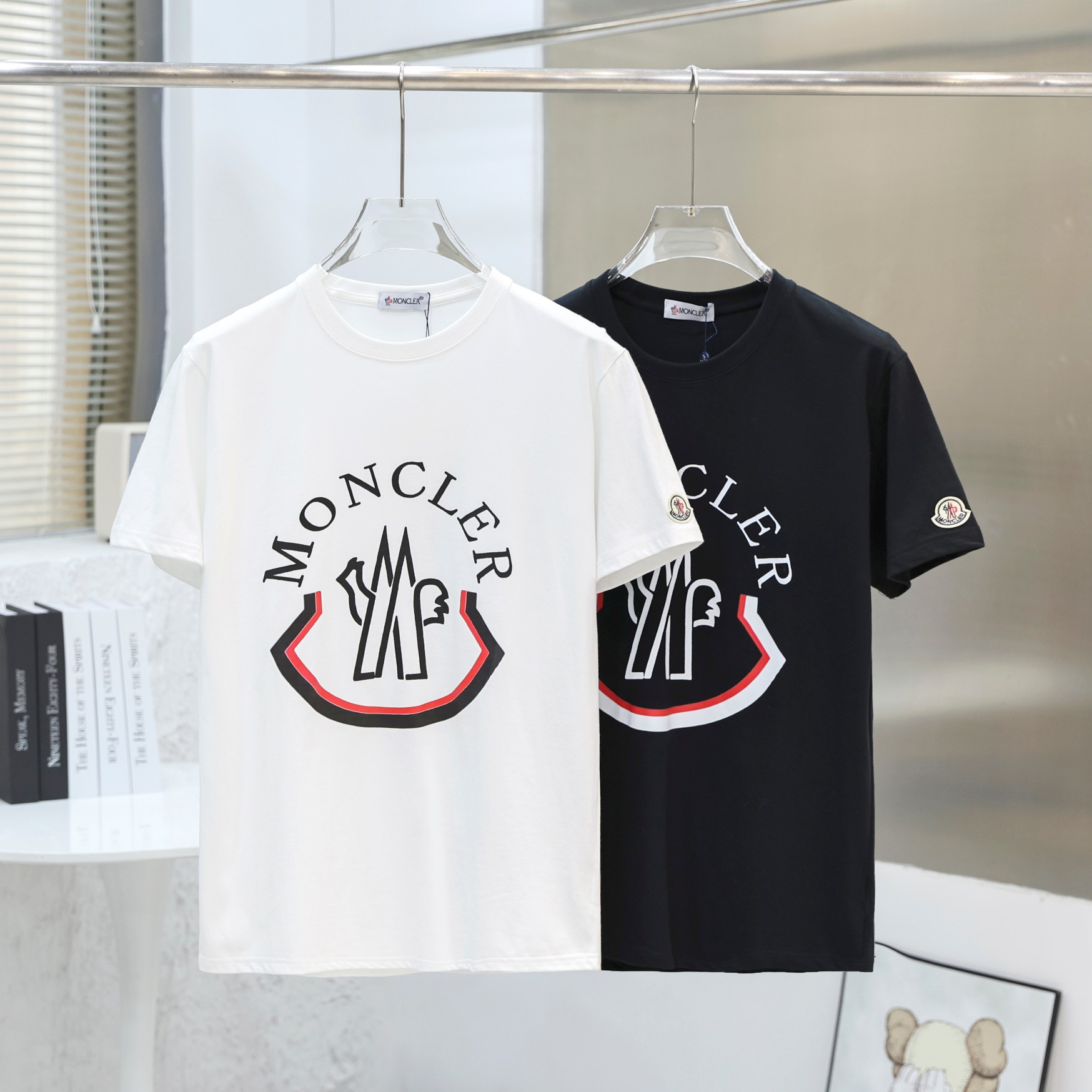 モンクレール 夏 新作 半袖 Tシャツ クルーネックメンズ &レディース