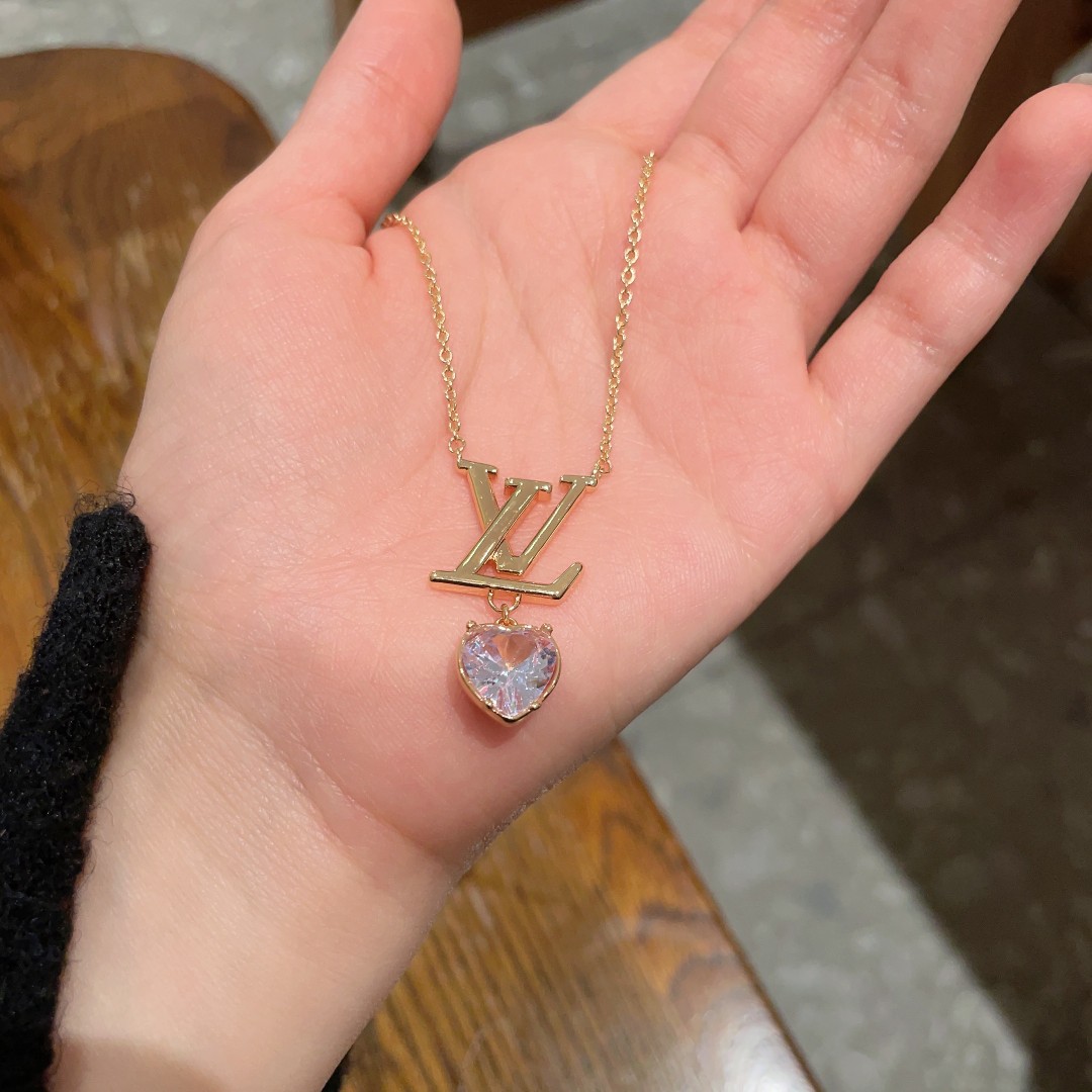 ルイ・ヴィトン LOUIS VUITTON ネックレス LV アイコニック ハート レディース