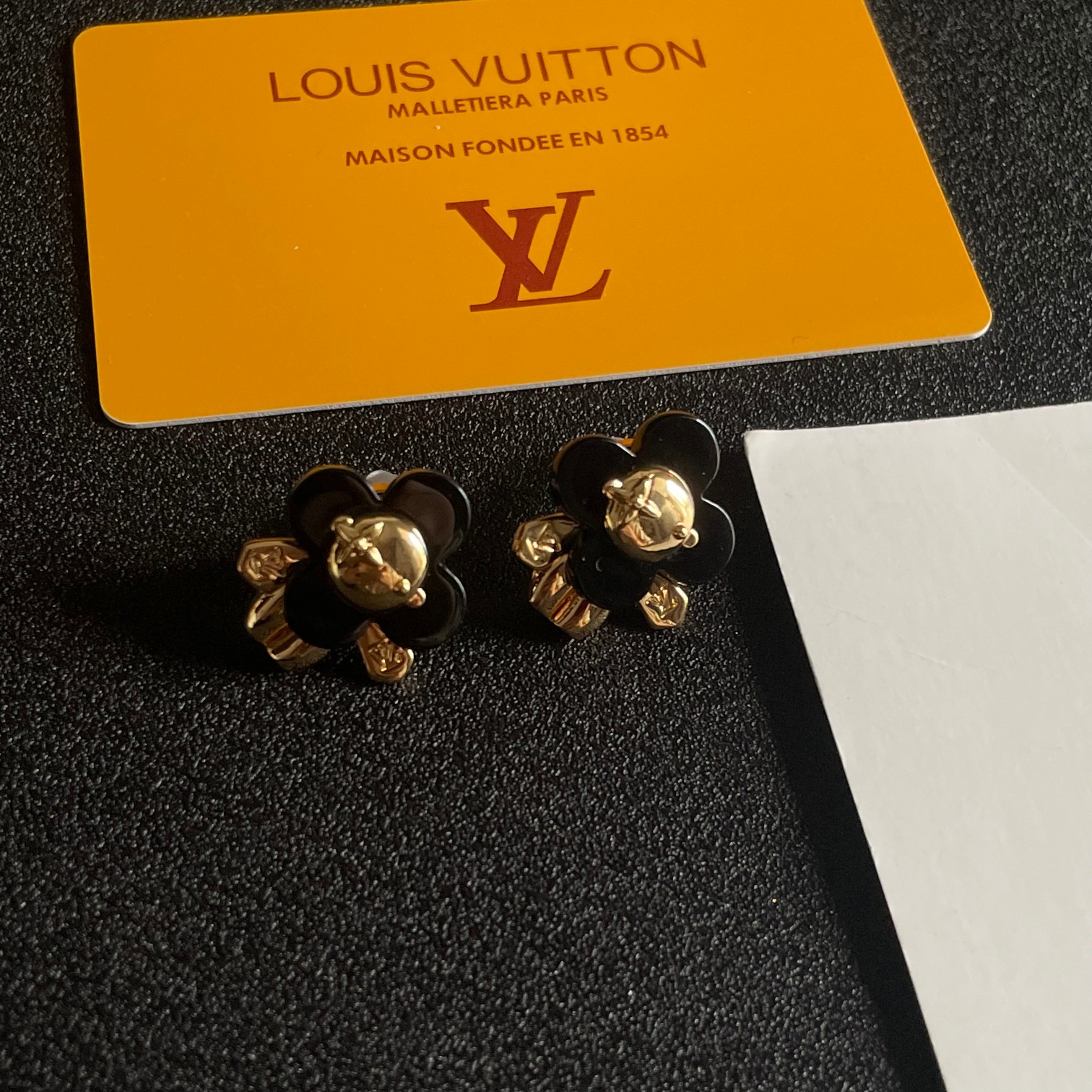 ルイ・ヴィトン LOUIS VUITTON 定番ピアス レディース