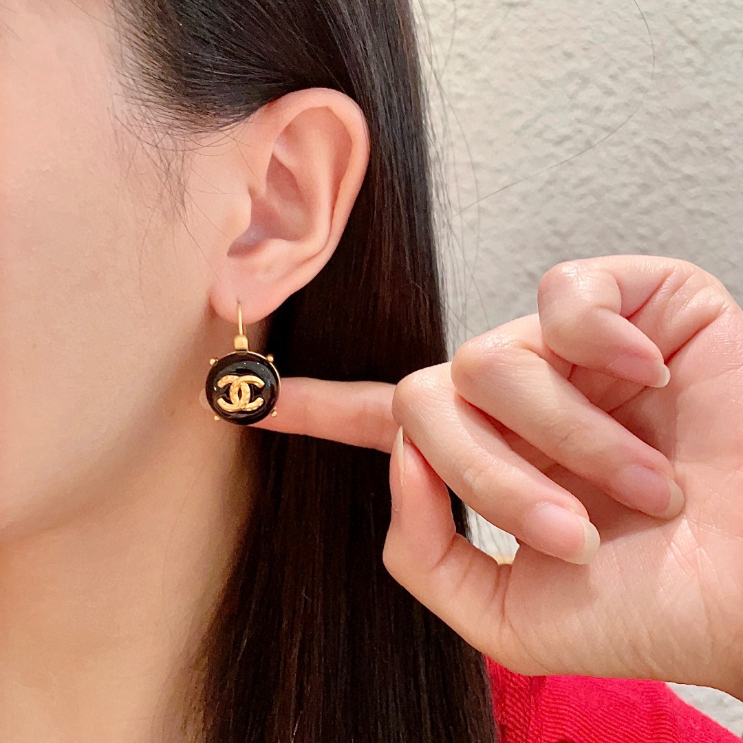 シャネル CHANEL ダブルC イヤリング ピアス 3色 レディース