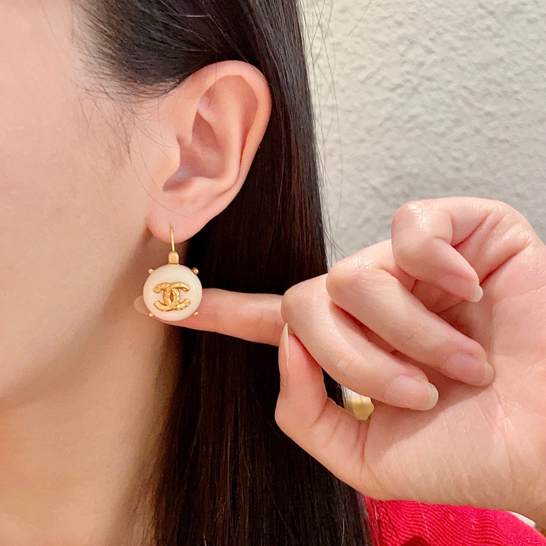 シャネル CHANEL ダブルC イヤリング ピアス 3色 レディース